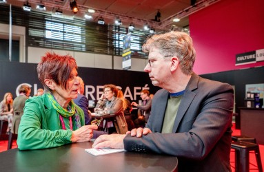 Culture Lounge Businessgespräch 