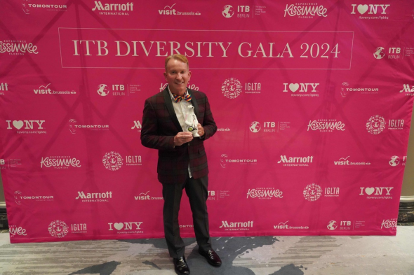 Bild eines Gewinners der ITB Berlin Diversity Gala 2024 