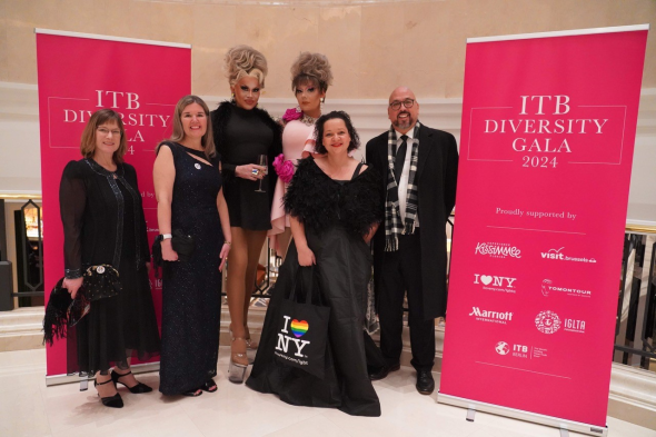 Gruppenfoto der Gäste der ITB Berlin Diversity Gala 